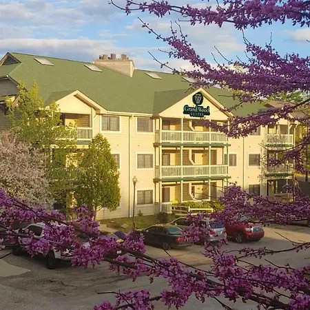 Grand Wood Suites